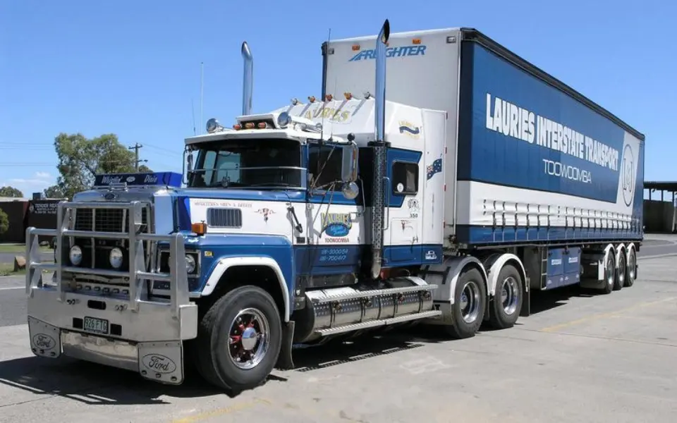 Pourquoi les camions nationaux ne pointent-ils pas leurs pots d’échappement vers le haut ?